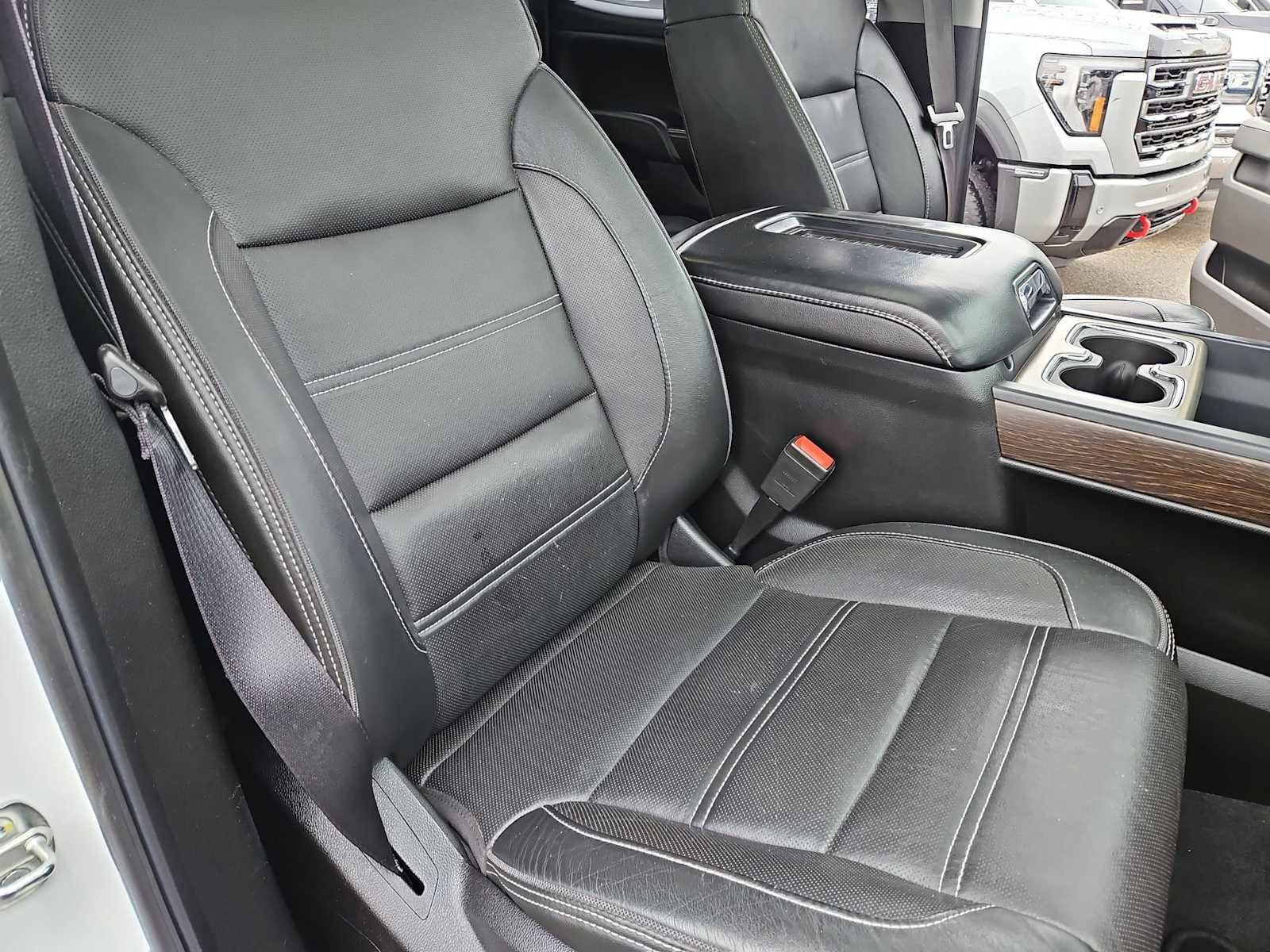 Used 2019 GMC Sierra 2500 Denali w/ Suspension Package, Off-Road AWD/4WD image 37
