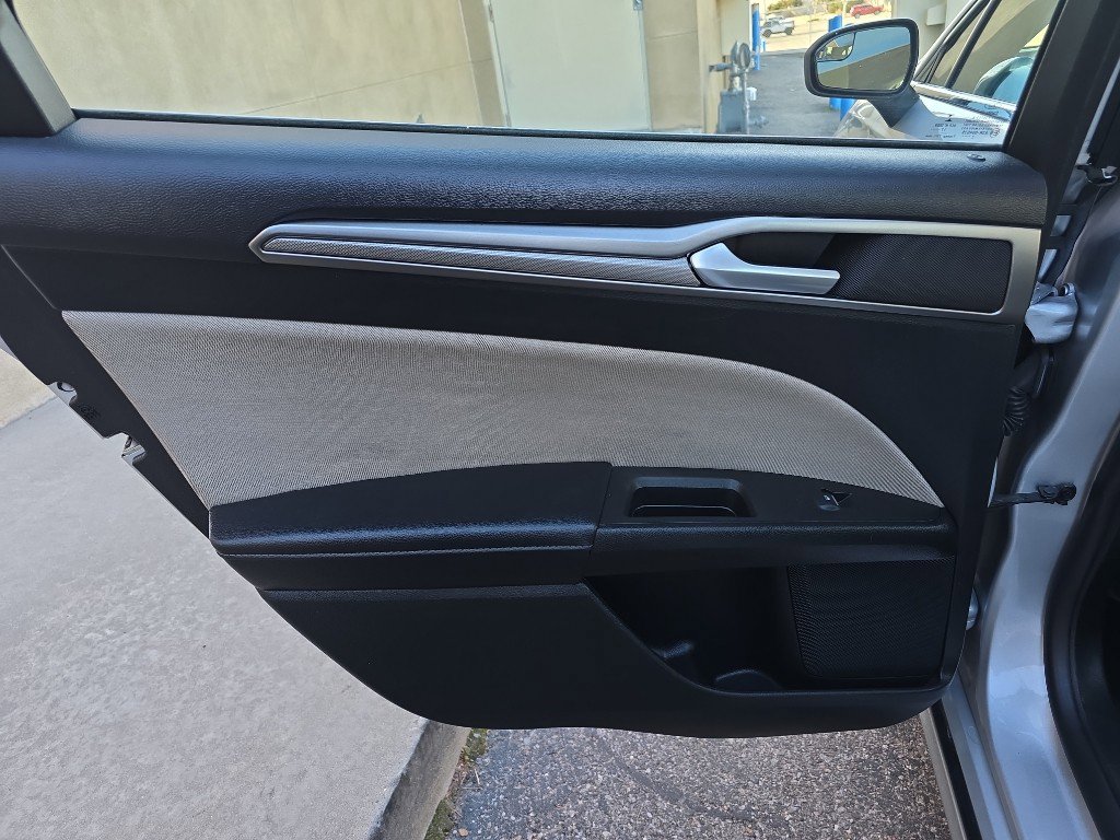 Used 2018 Ford Fusion S FWD image 27