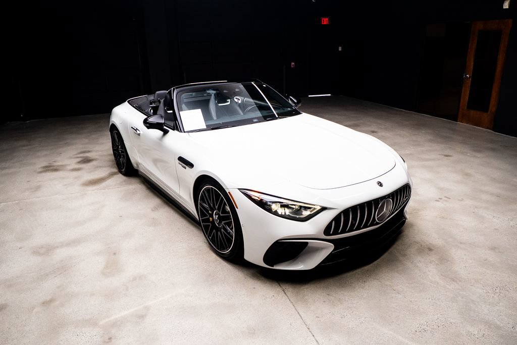Used 2022 Mercedes-Benz SL 55 AMG 4MATIC w/ Driver Assistance Package image 11