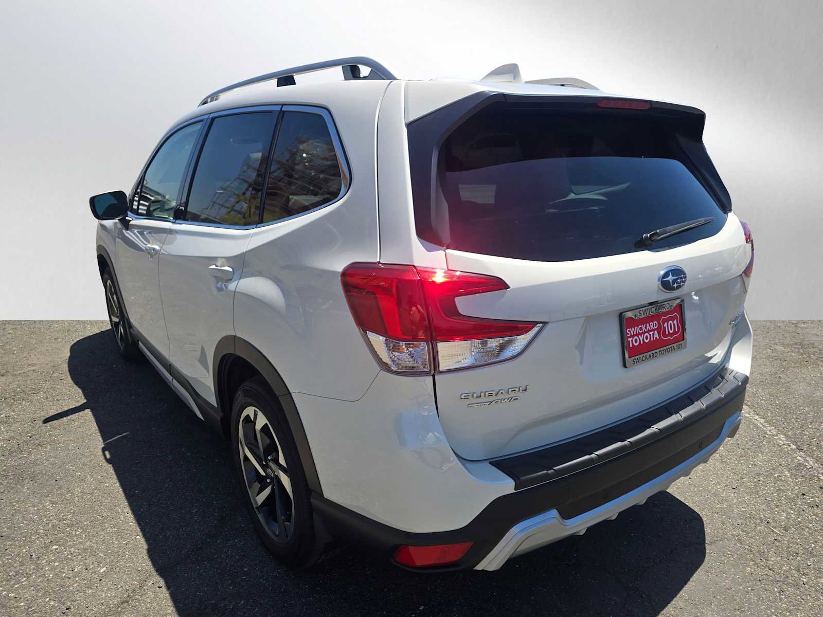Used 2023 Subaru Forester Touring w/ Popular Package #2 AWD/4WD image 5