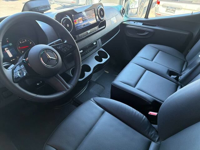 New 2026 Mercedes-Benz Sprinter 2500 image 10