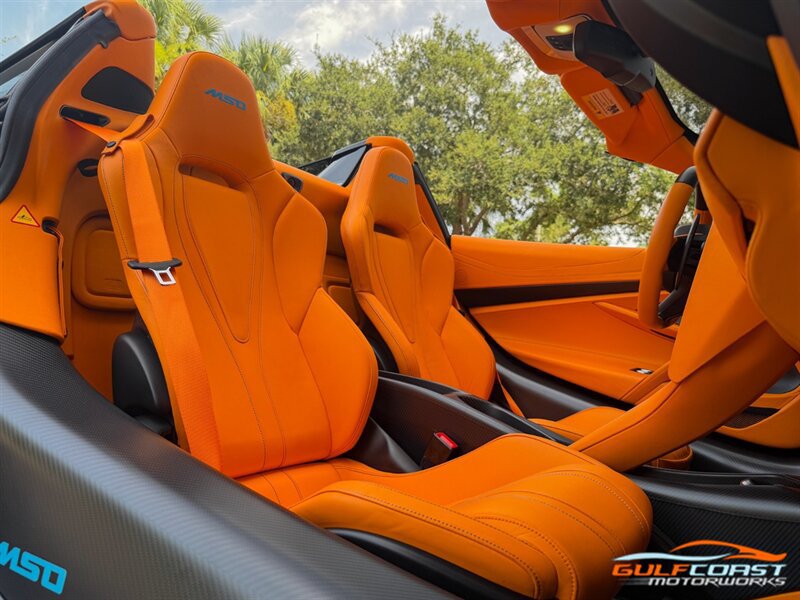 Used 2022 McLaren 765LT RWD image 33