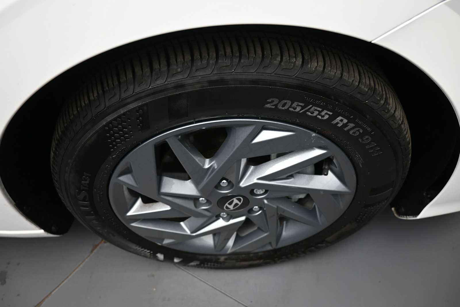 Certified 2024 Hyundai Elantra SEL FWD image 12