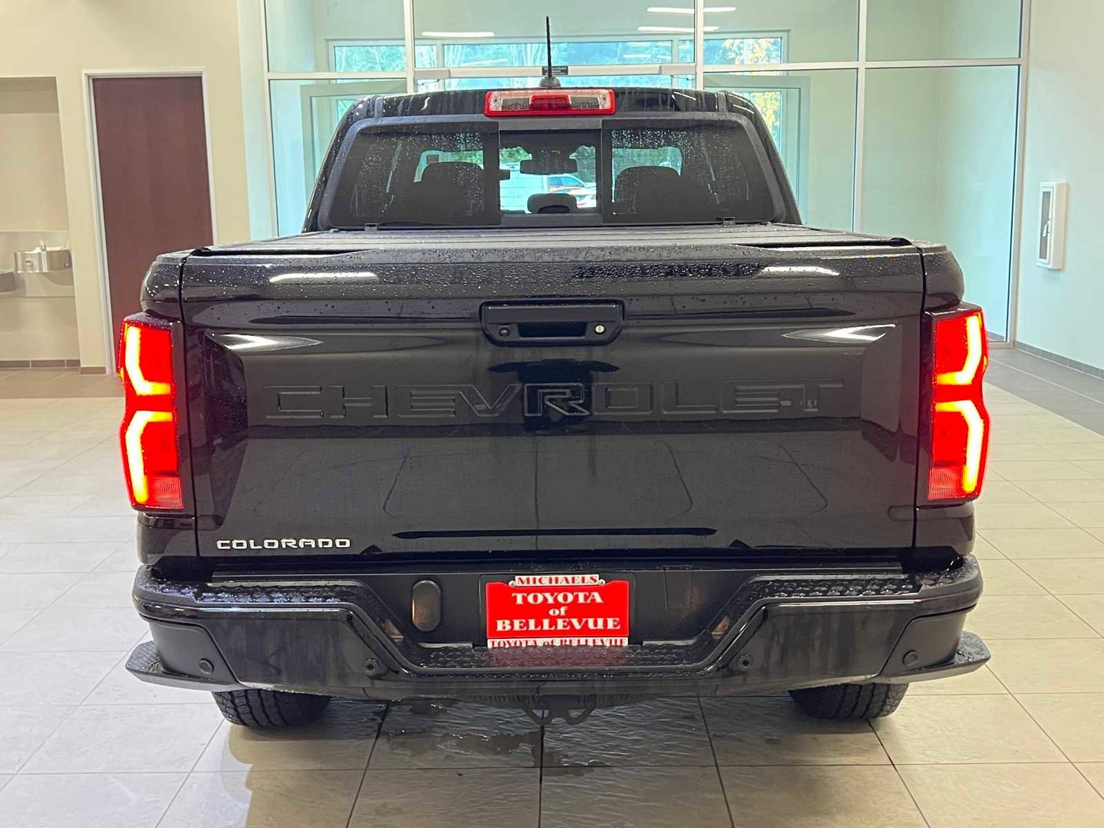 Used 2024 Chevrolet Colorado Z71 w/ Z71 Convenience Package 2 image 5