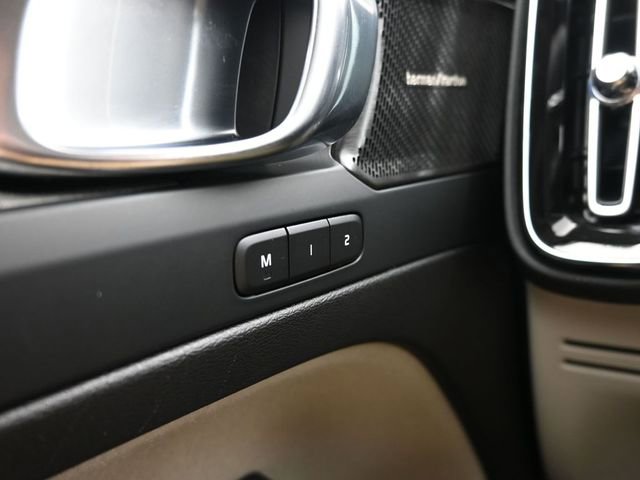 Used 2023 Volvo XC40 B5 Ultimate w/ Climate Package image 29