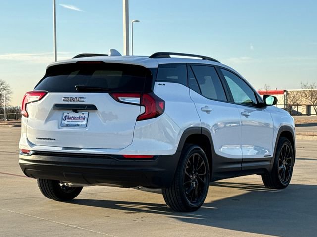 Used 2024 GMC Terrain SLE w/ Driver Convenience Package image 9