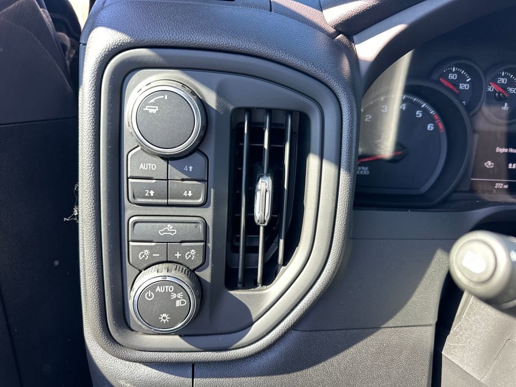 New 2026 Chevrolet Silverado 1500 Custom Trail Boss w/ Dark Appearance Package image 17