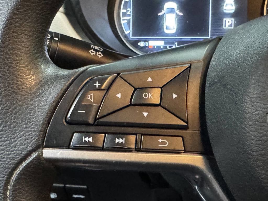 Used 2021 Nissan Versa SV image 30