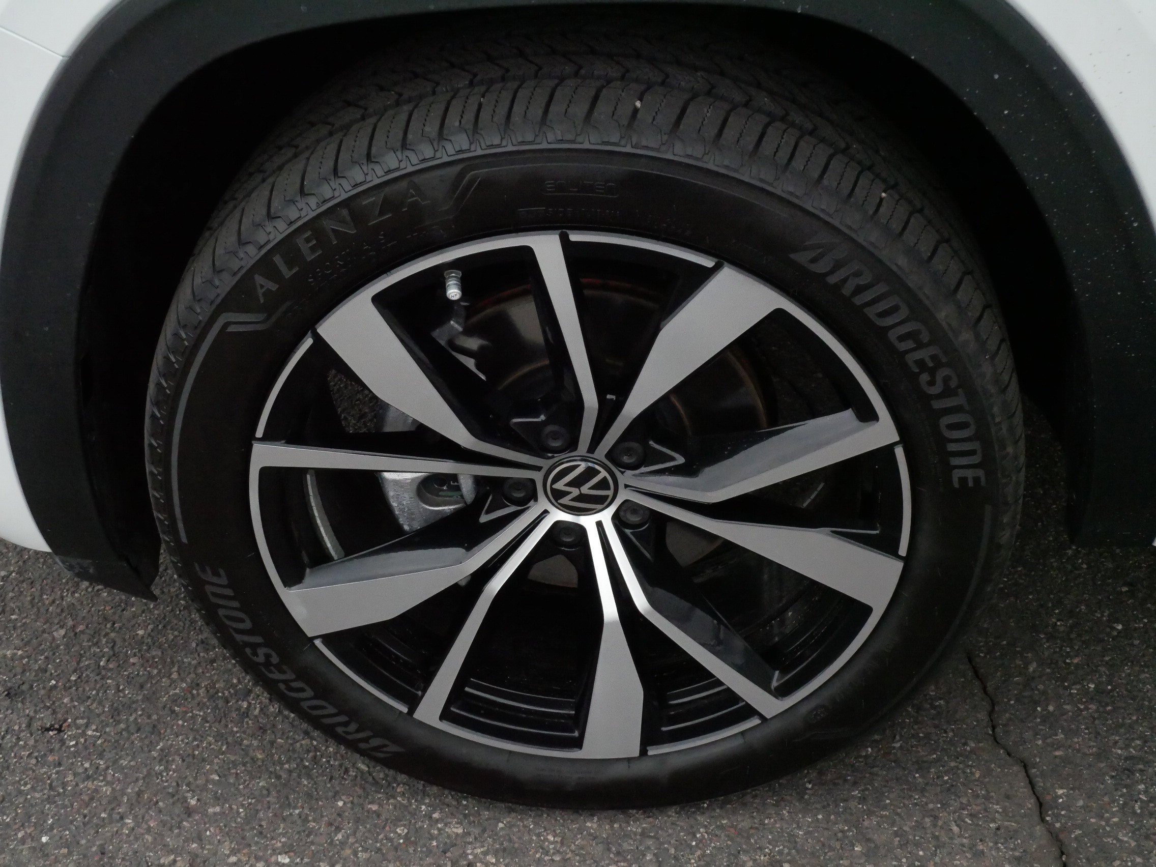 Certified 2025 Volkswagen Atlas SEL Premium R-Line AWD/4WD image 15
