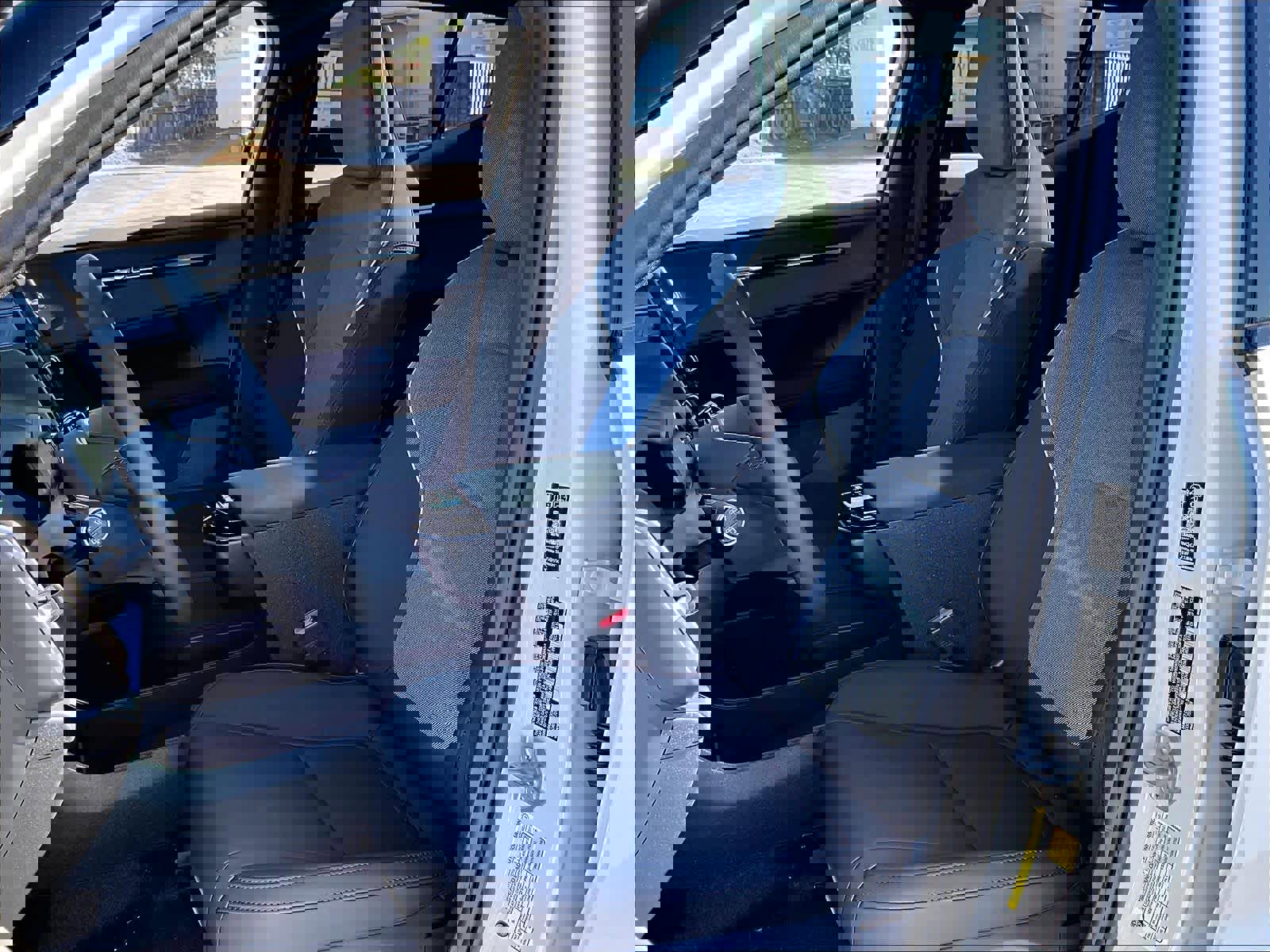 New 2026 Volvo EX30 Plus w/ Climate Package image 11