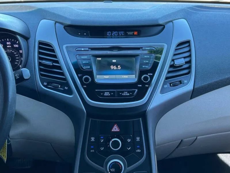 Used 2014 Hyundai Elantra SE w/ Option Group 02 FWD image 18