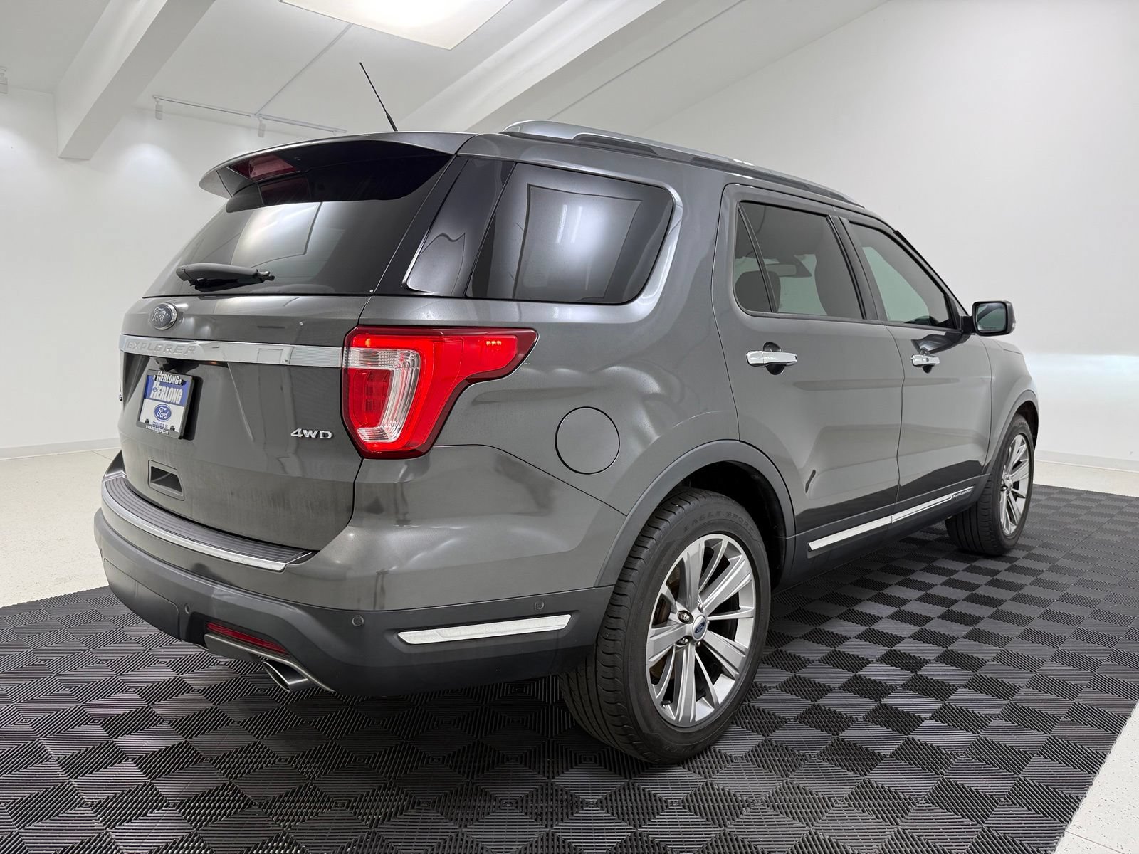 Used 2018 Ford Explorer Limited w/ Equipment Group 301A AWD/4WD image 8