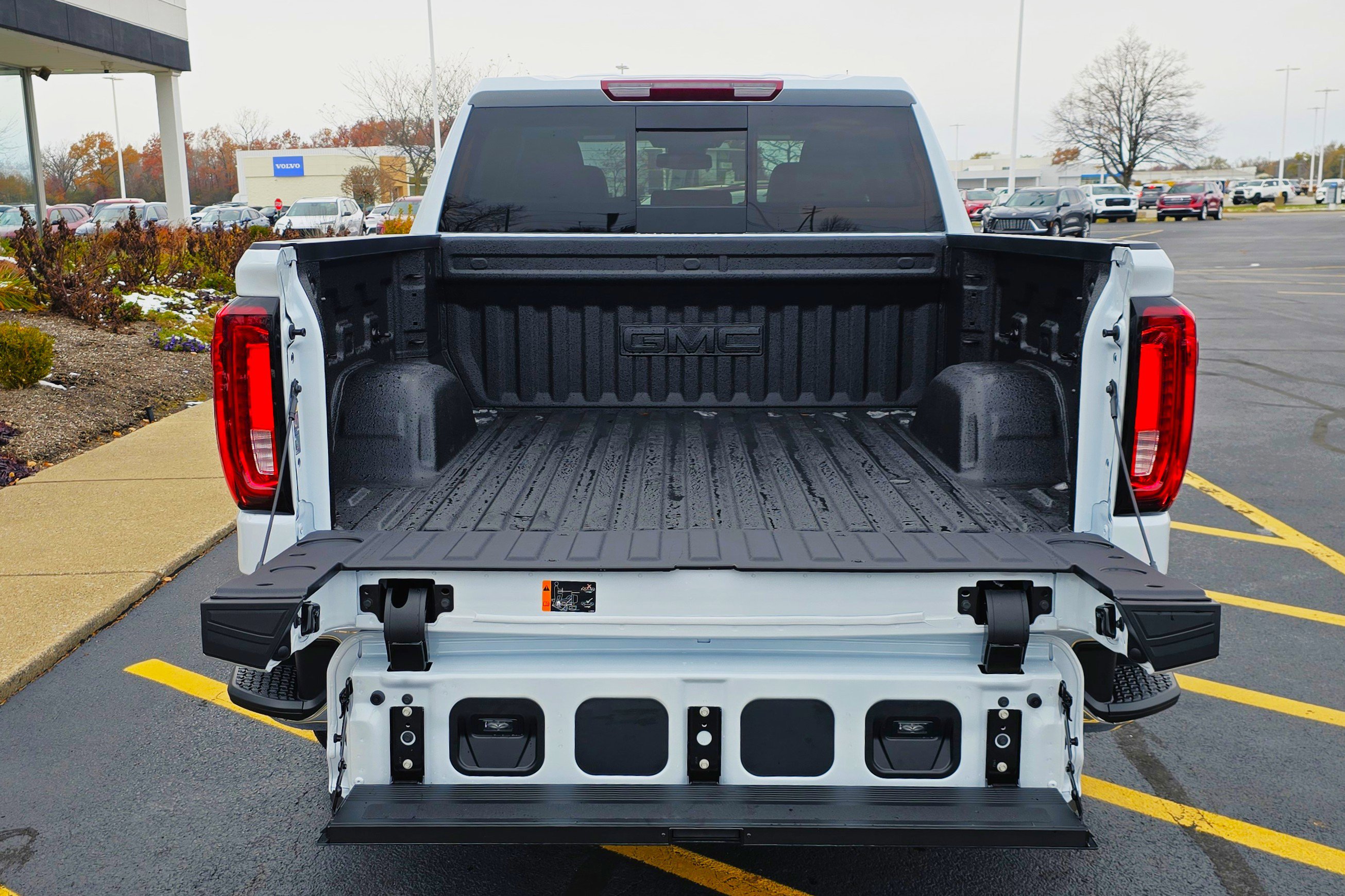 New 2026 GMC Sierra 1500 SLT w/ SLT Premium Plus Package image 8