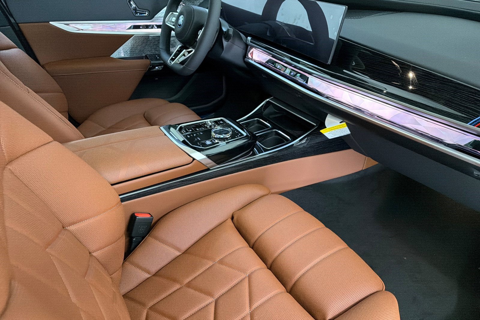 Used 2026 BMW i7 xDrive60 w/ M Sport Package RWD image 27