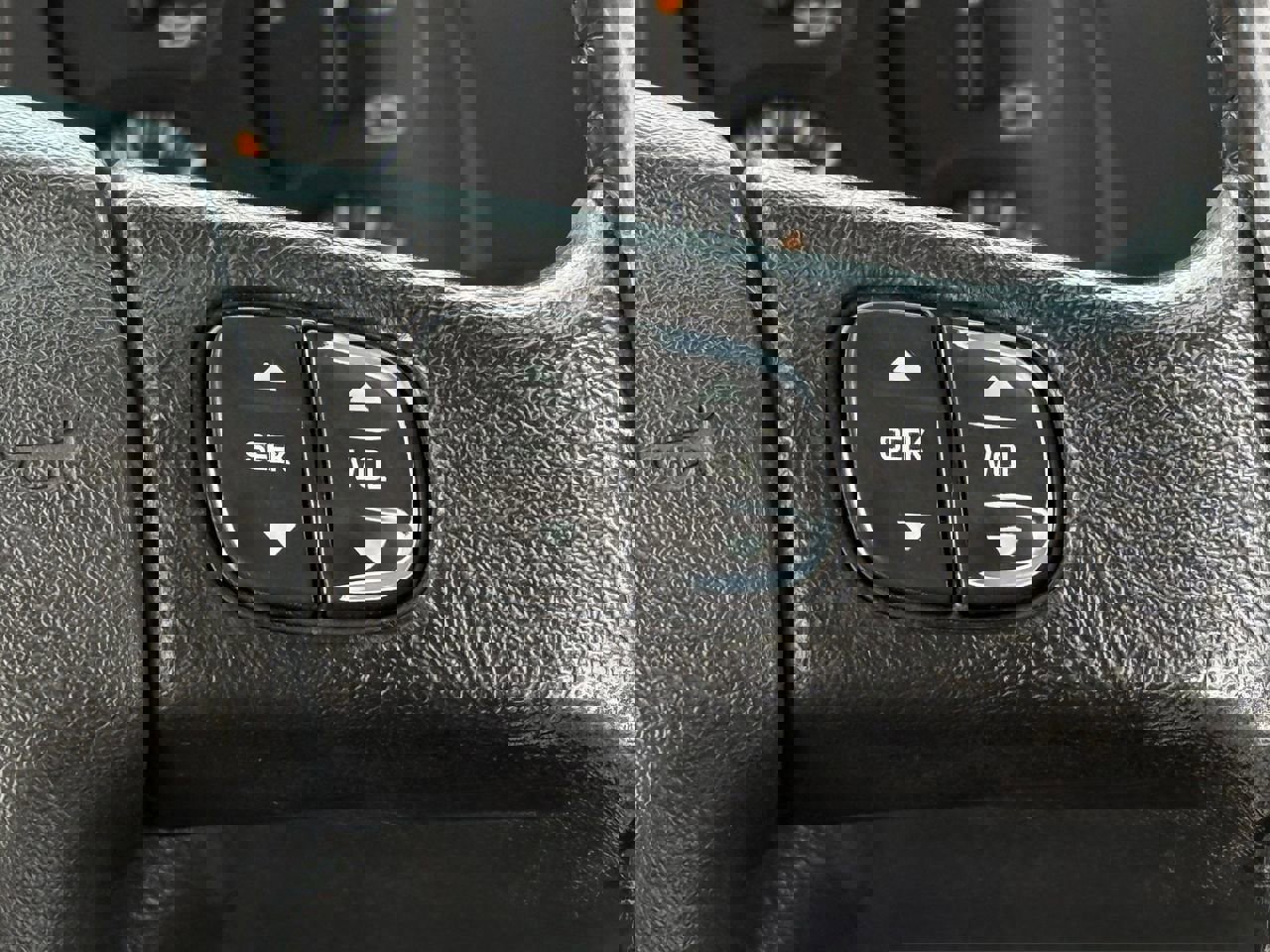 Used 2004 Chevrolet Silverado 2500 LS w/ Heavy-Duty Power Package image 14