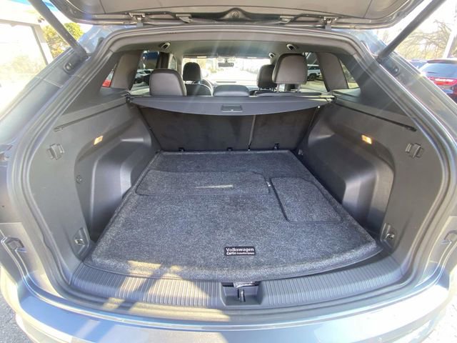 Used 2023 Volkswagen Atlas Cross Sport SE w/ Black Wheel Package image 7