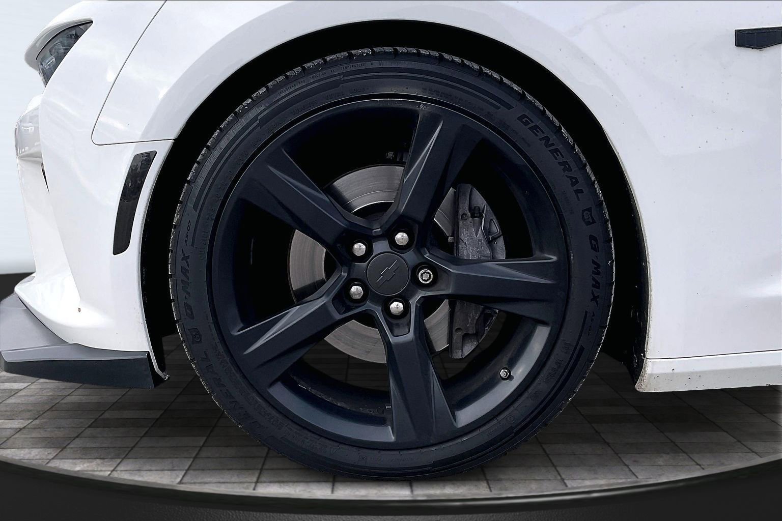 Used 2018 Chevrolet Camaro SS image 8