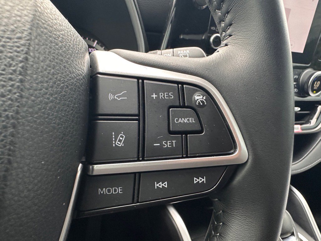 Used 2024 Toyota Highlander XLE image 22