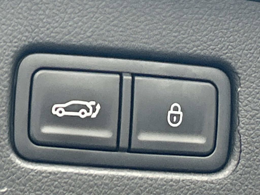 Used 2023 Genesis GV70 3.5T Sport w/ Sport Advanced Package image 15