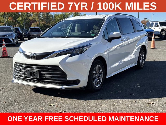Used 2026 Toyota Sienna LE FWD image 5