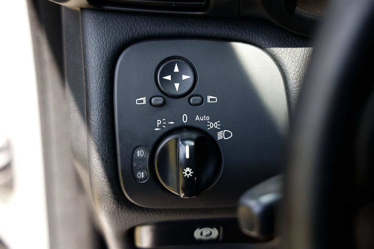 Used 2005 Mercedes-Benz C 230 Sedan image 38