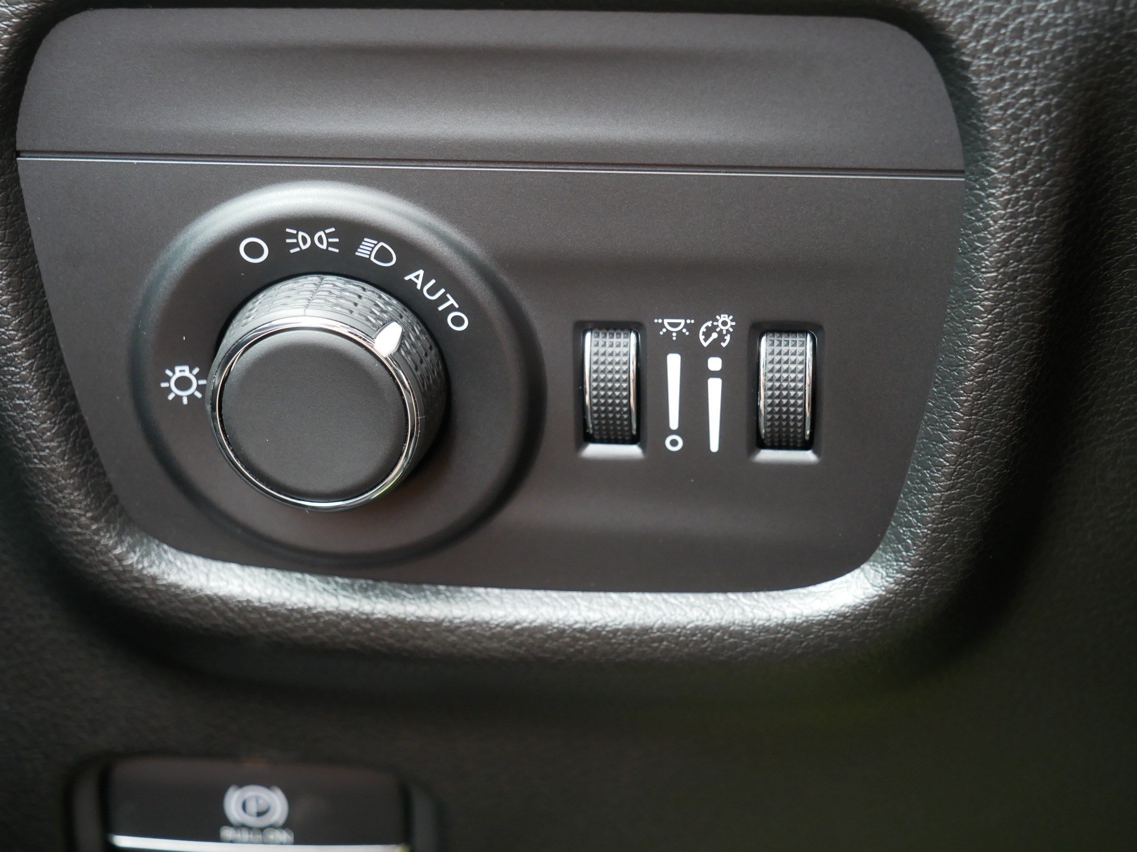 Used 2024 Jeep Grand Cherokee Laredo w/ Luxury Tech Group I AWD/4WD image 26