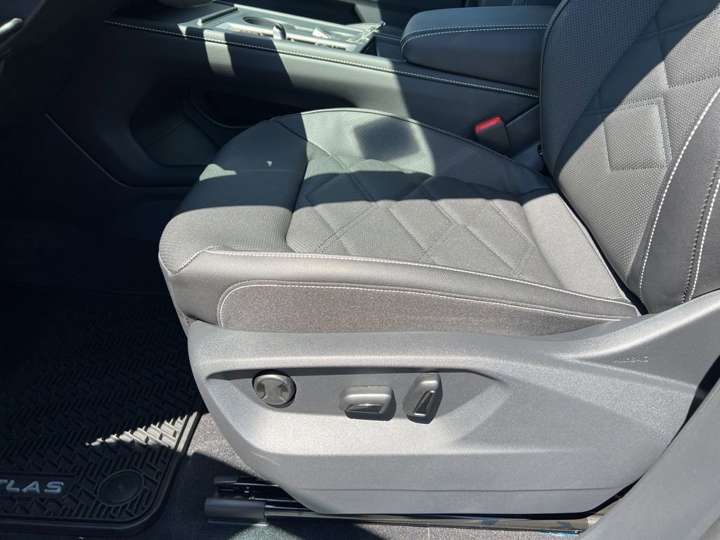 New 2026 Volkswagen Atlas SE image 15