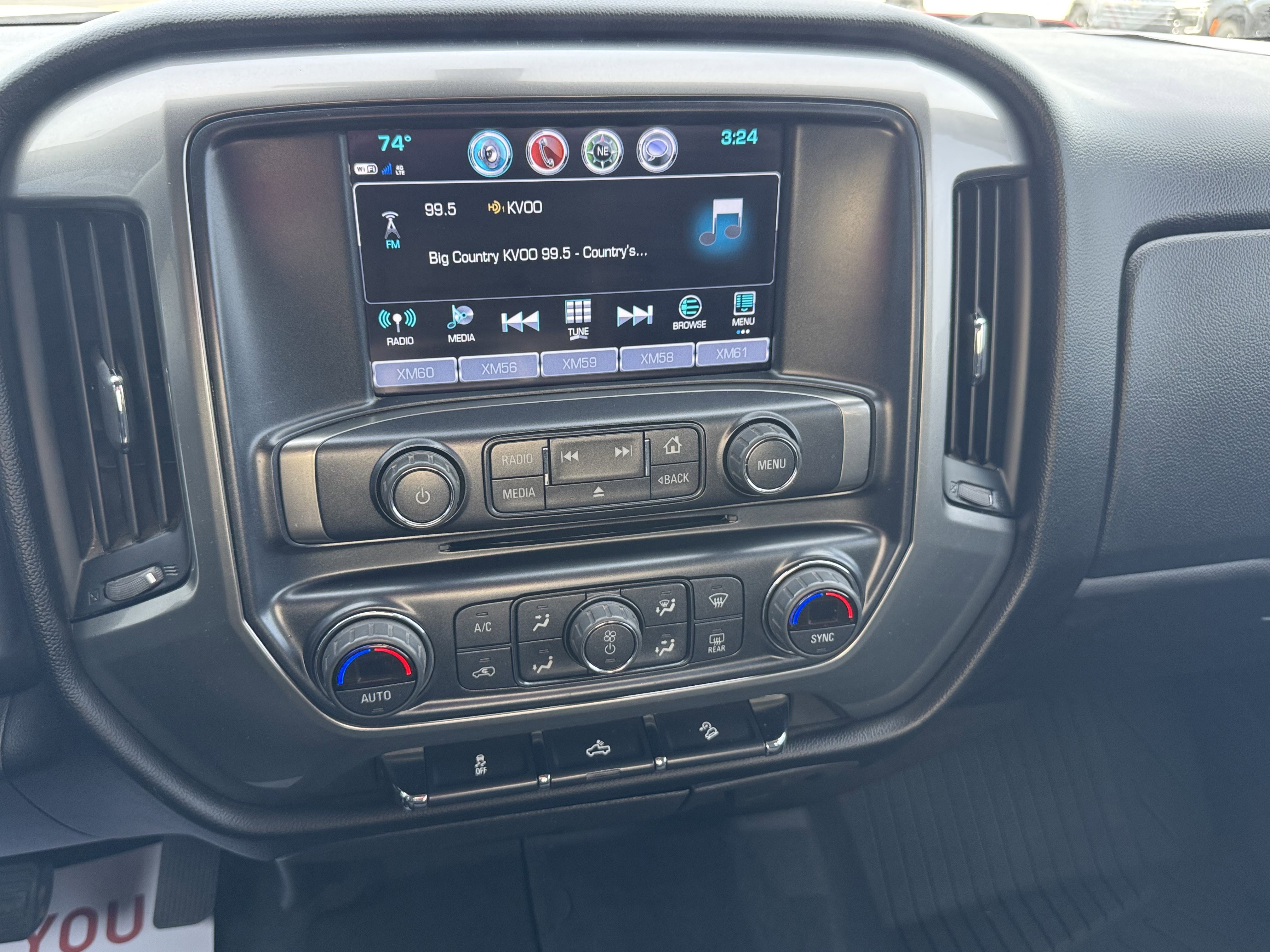 Used 2018 Chevrolet Silverado 1500 LT w/ Texas Edition image 15
