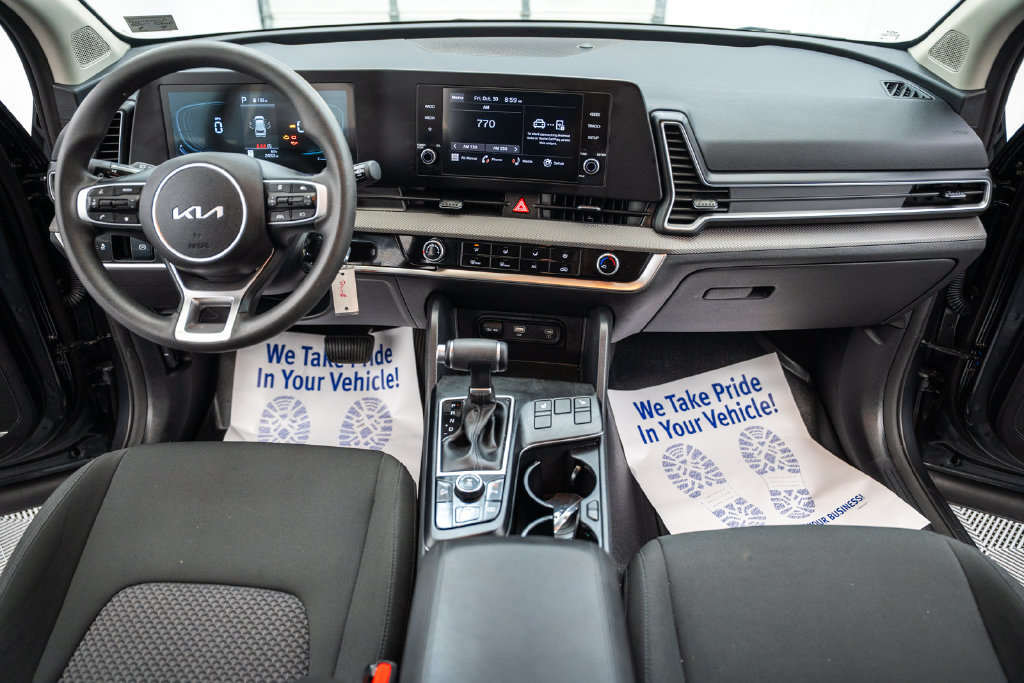 Used 2025 Kia Sportage LX AWD/4WD image 19