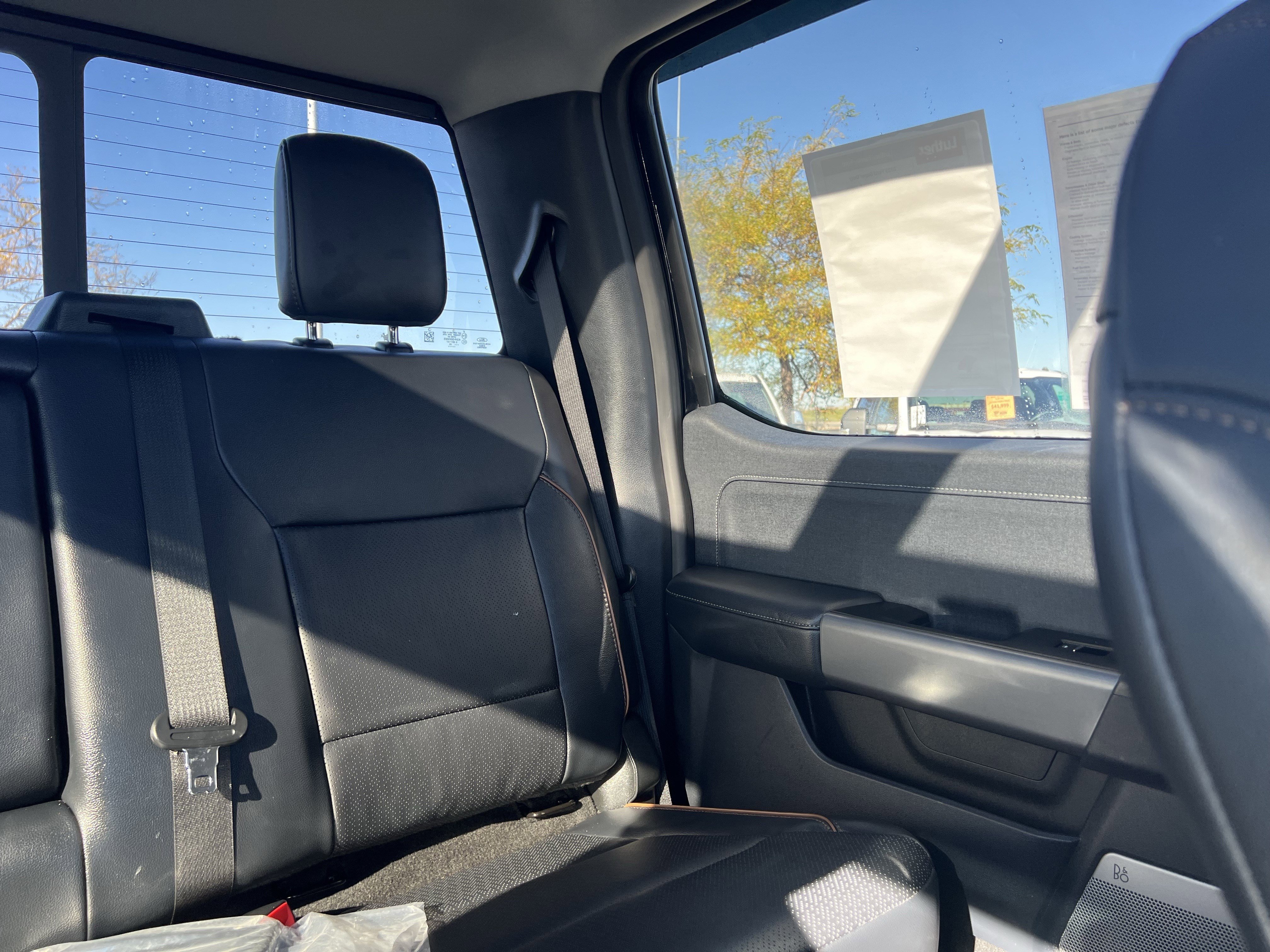 Used 2025 Ford F250 Lariat w/ Lariat Ultimate Package image 14