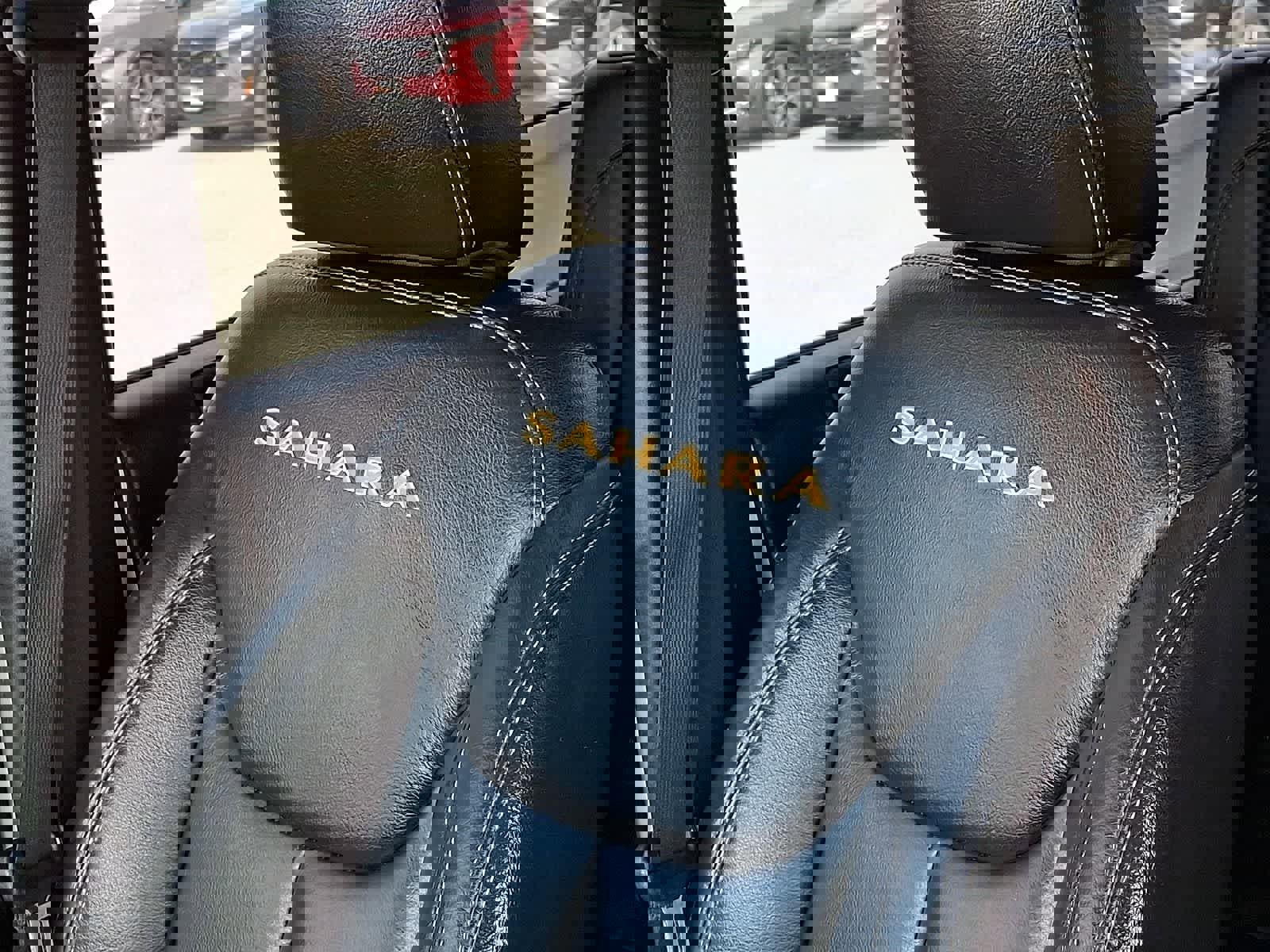 Used 2015 Jeep Wrangler Unlimited Sahara w/ Connectivity Group image 26