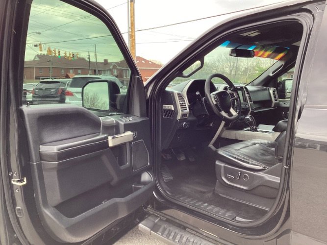 Used 2015 Ford F150 Lariat image 4