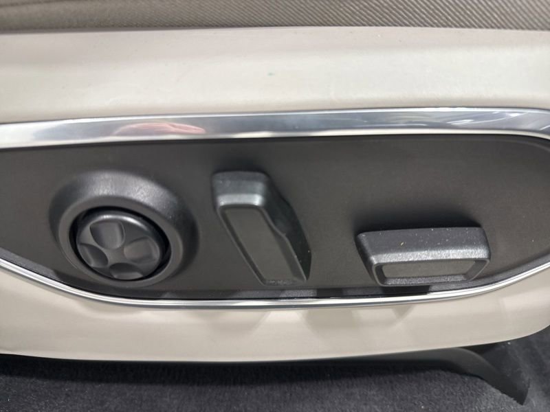 Used 2022 Jeep Wagoneer Series III w/ Premium Group I image 18