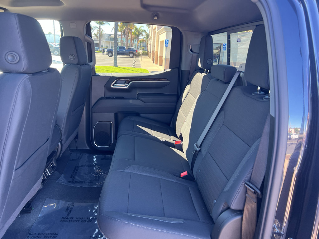 New 2026 GMC Sierra 1500 SLE w/ Preferred Package image 9