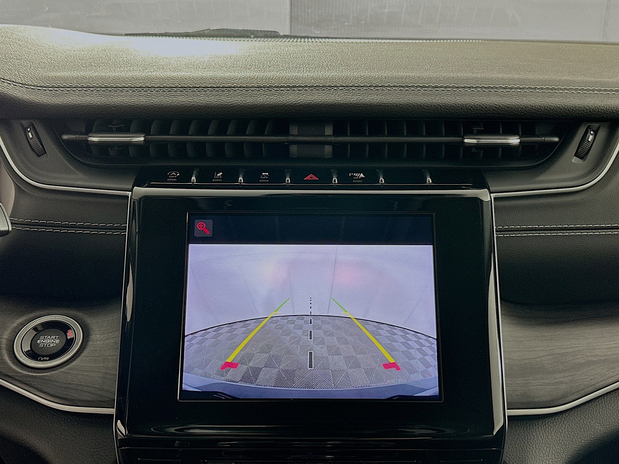 Used 2022 Jeep Grand Cherokee Limited image 22