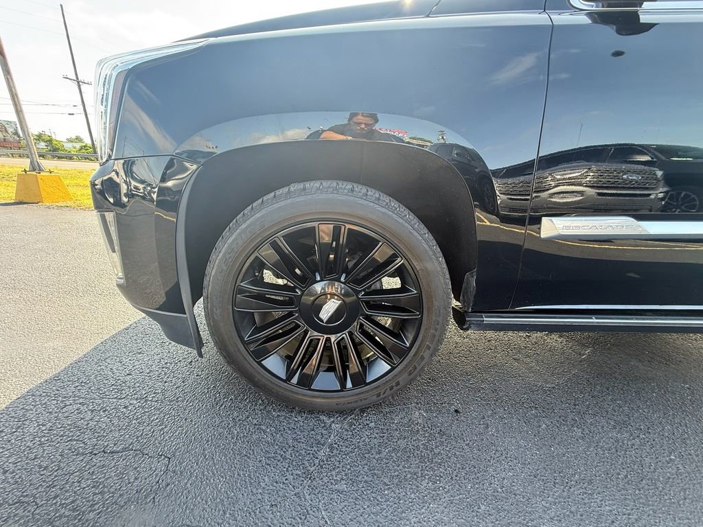 Used 2016 Cadillac Escalade Platinum AWD/4WD image 10