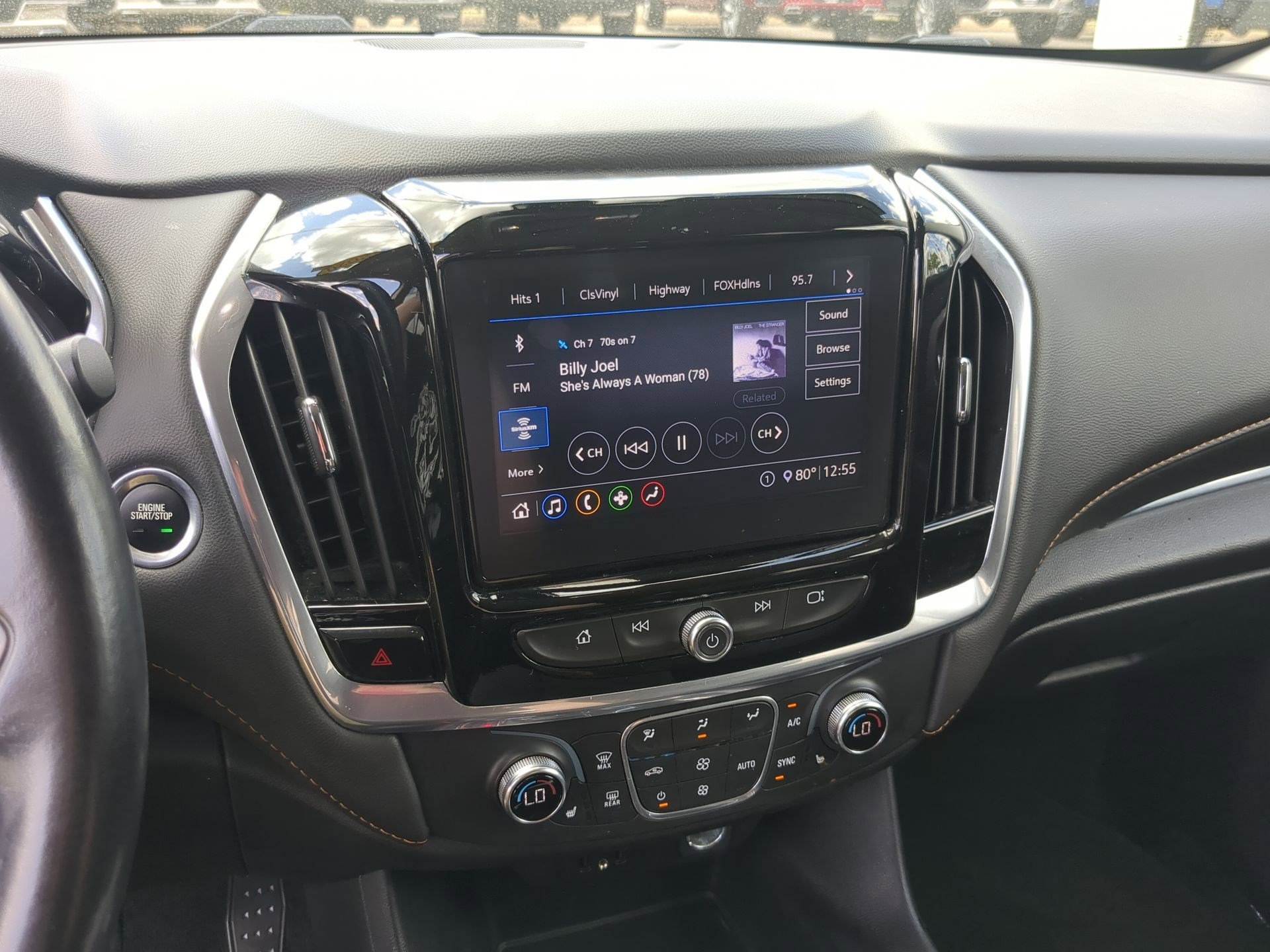 Used 2020 Chevrolet Traverse LT image 19