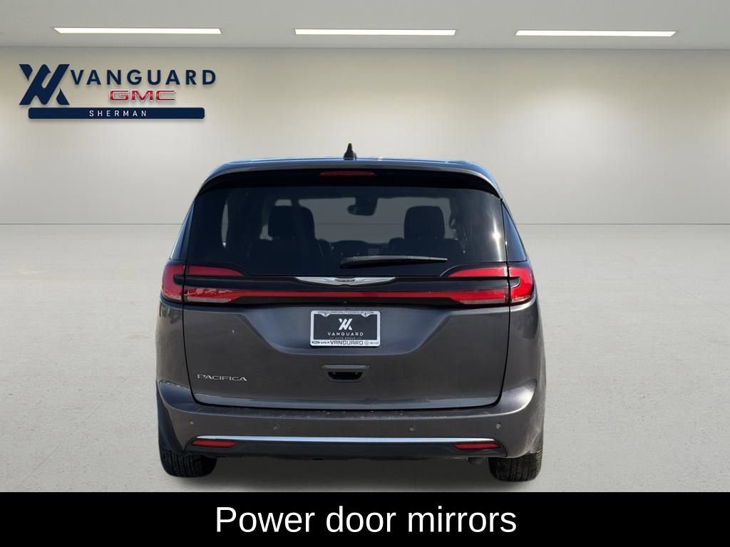 Used 2023 Chrysler Pacifica Touring-L image 6