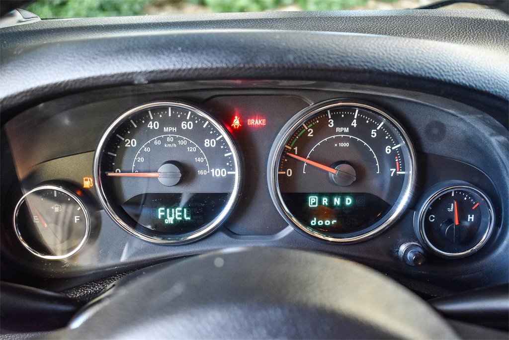 Used 2015 Jeep Wrangler Unlimited Sahara image 22