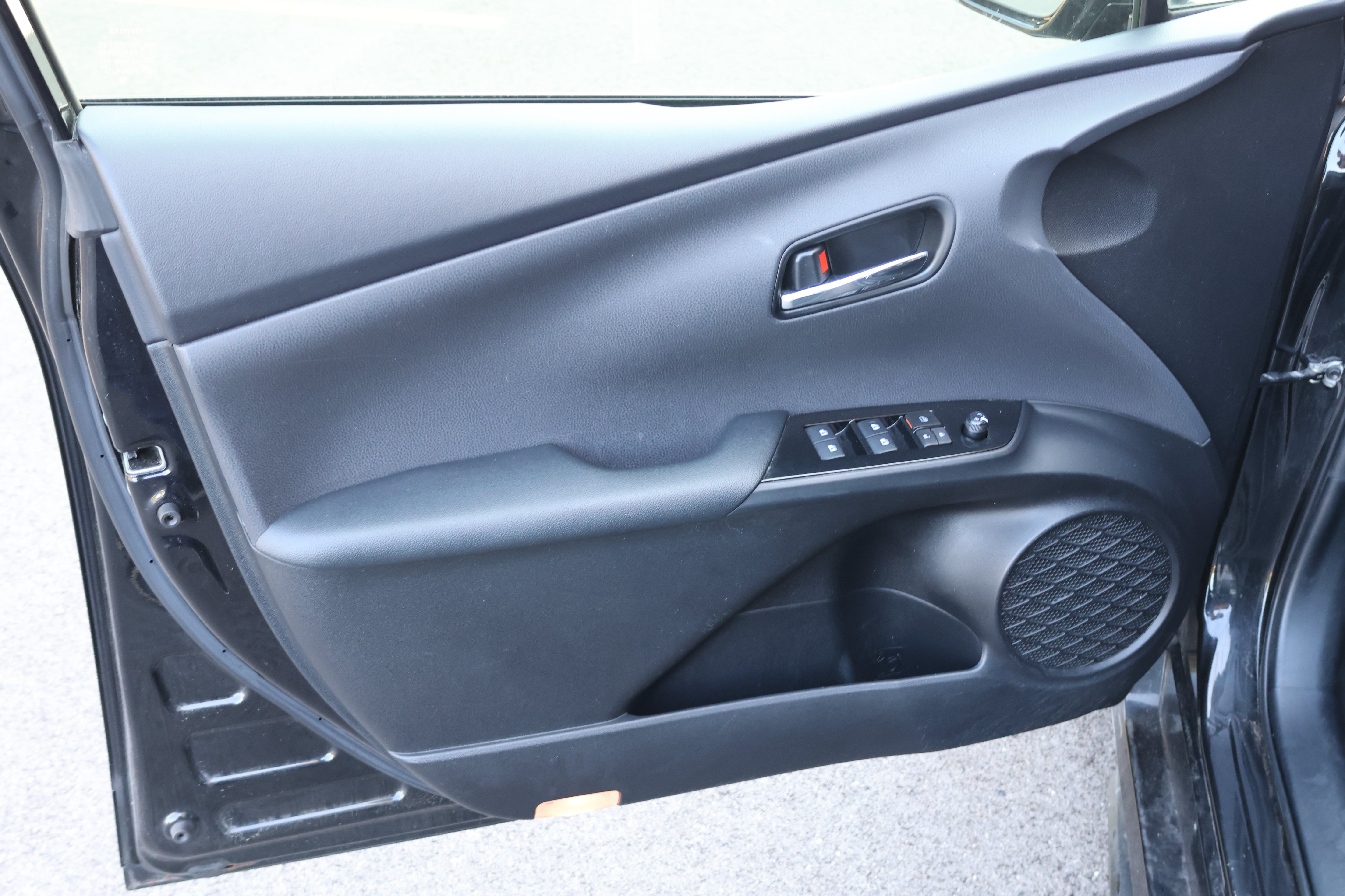 Used 2017 Toyota Prius Three FWD image 19