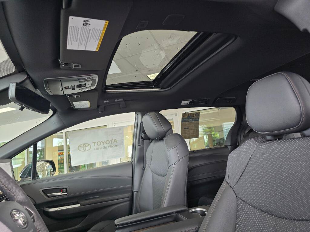 New 2026 Toyota Sienna Platinum AWD/4WD image 20