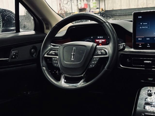 Used 2022 Lincoln Nautilus Reserve w/ Luxury Package AWD/4WD image 26