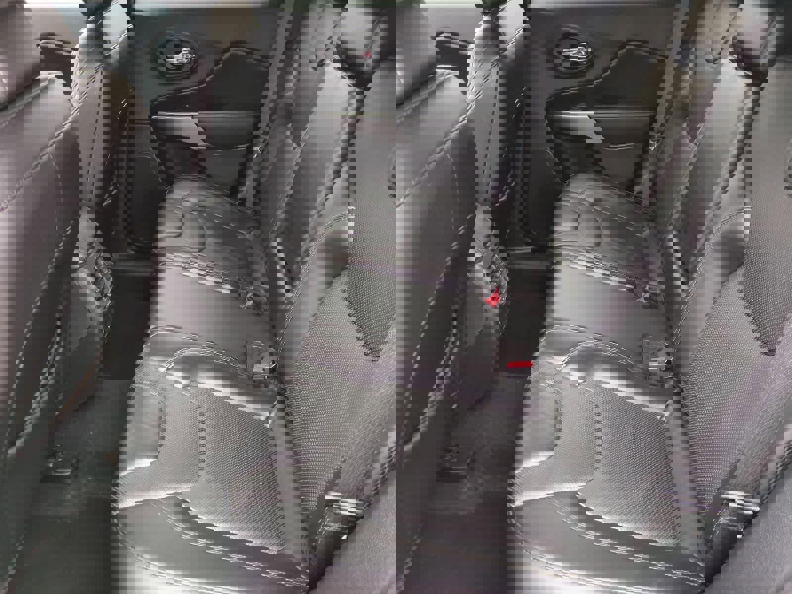 Used 2020 Jeep Cherokee High Altitude image 19