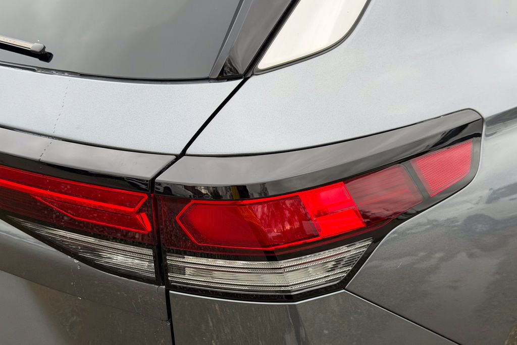 New 2026 Volkswagen Tiguan SE image 7