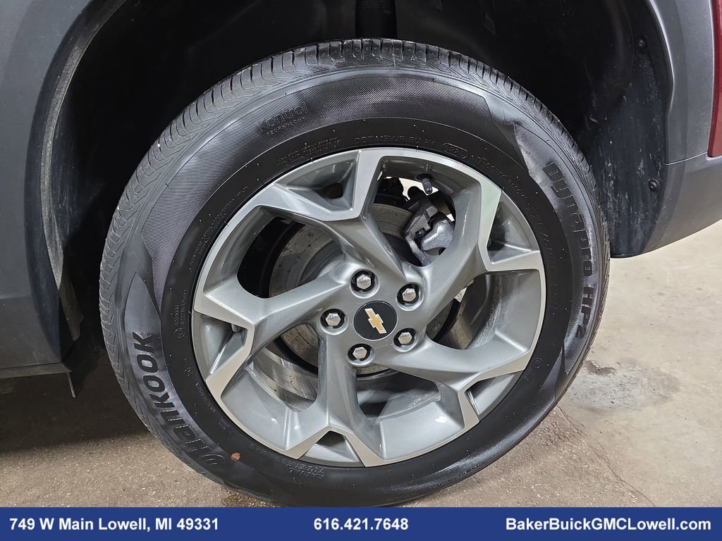 Used 2025 Chevrolet Trax LT w/ LT Convenience Package image 31