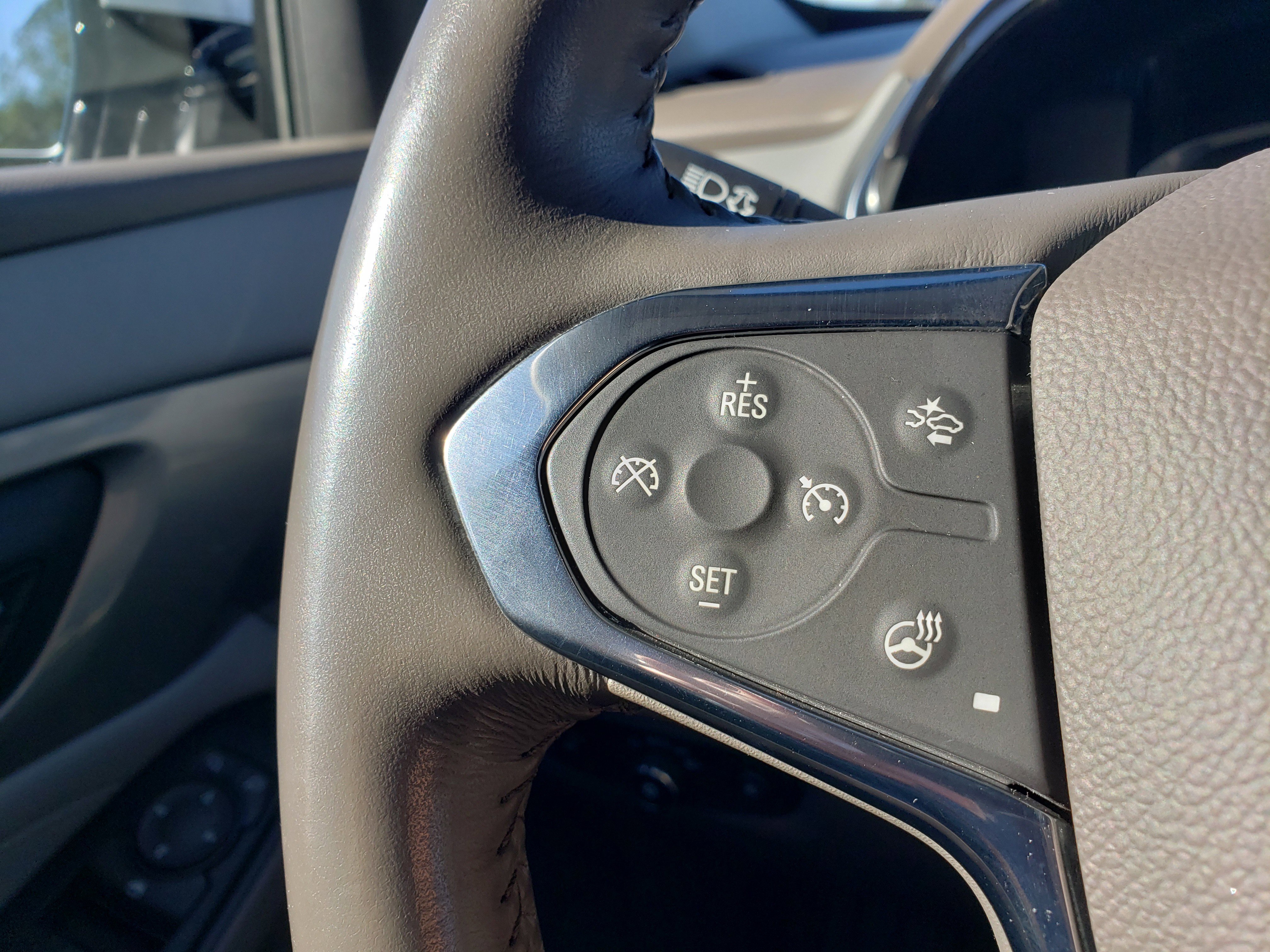 Used 2020 Chevrolet Traverse LT image 15