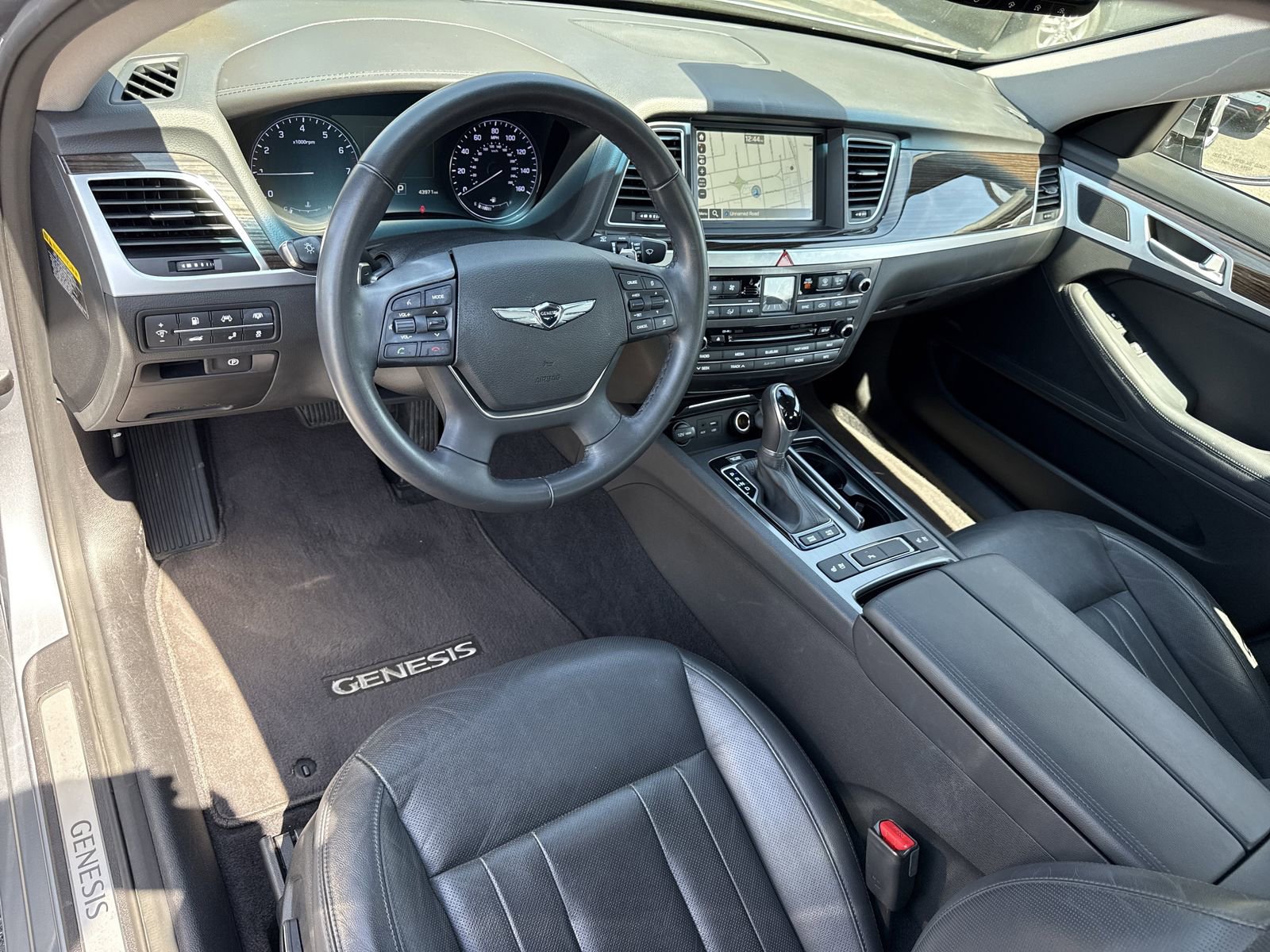 Used 2017 Genesis G80 3.8 w/ Option Group 02 image 10