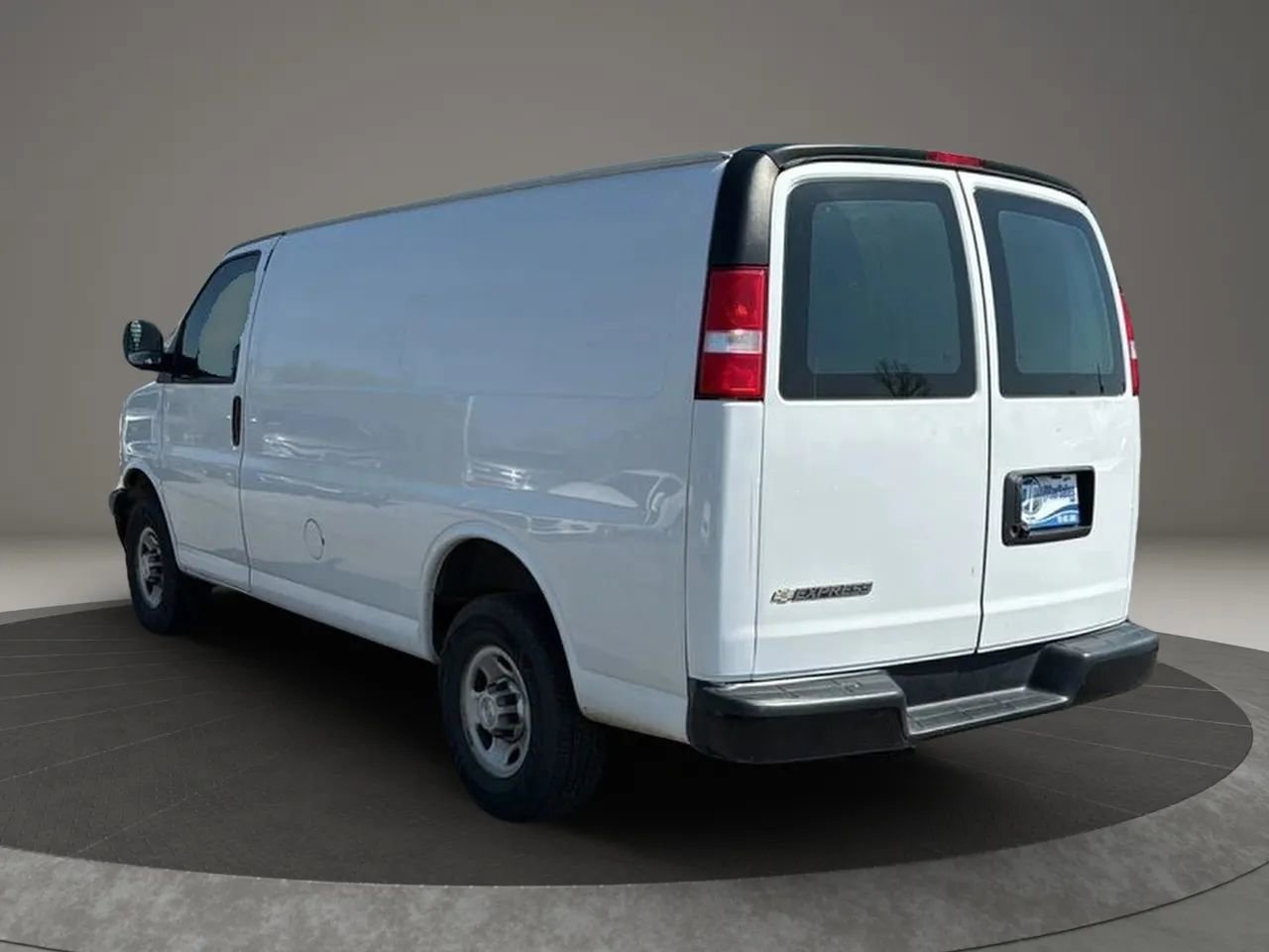 Used 2021 Chevrolet Express 2500 w/ Driver Convenience Package image 6