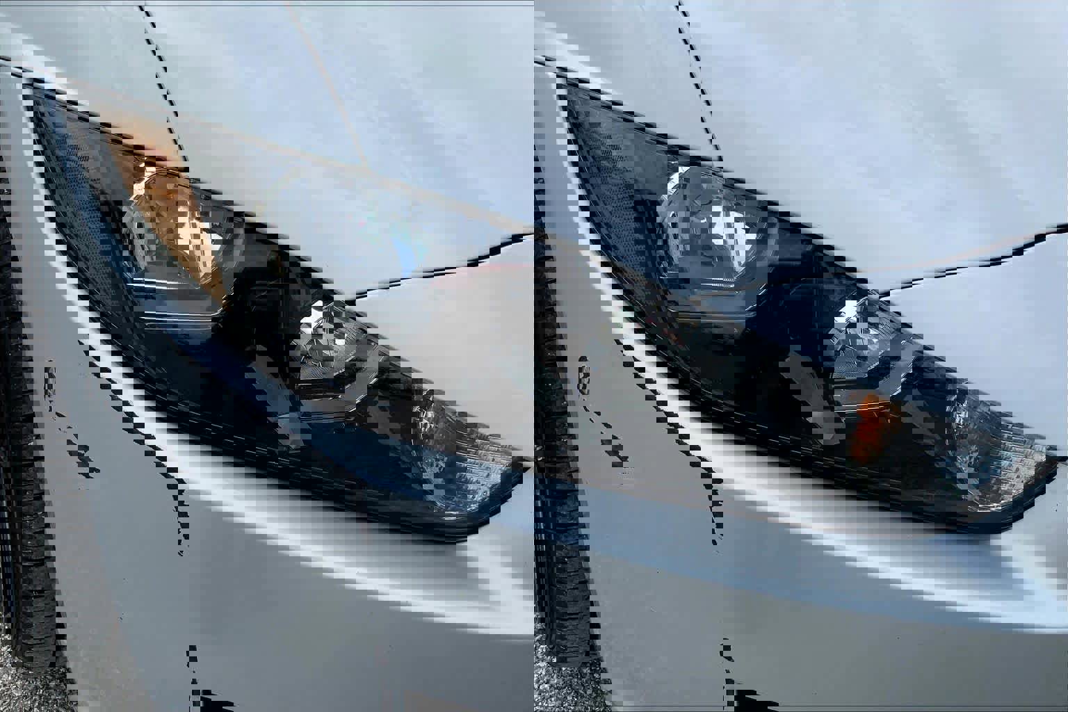 Used 2018 Jaguar XE Premium image 26