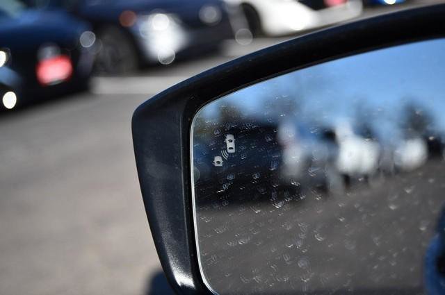 New 2025 Nissan Versa SR w/ Trunk Package FWD image 10